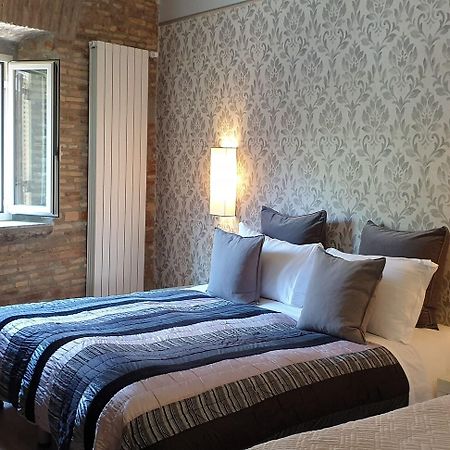 Отель Relais Casa Della Fornarina Рим Экстерьер фото