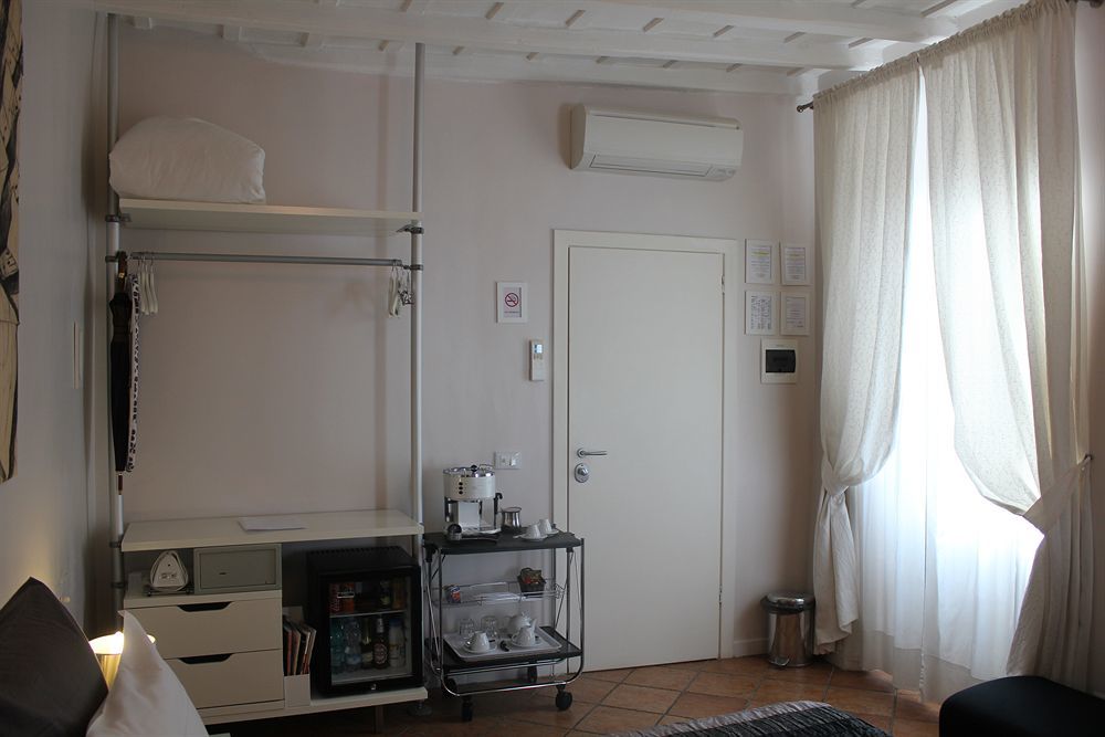 Отель Relais Casa Della Fornarina Рим Экстерьер фото